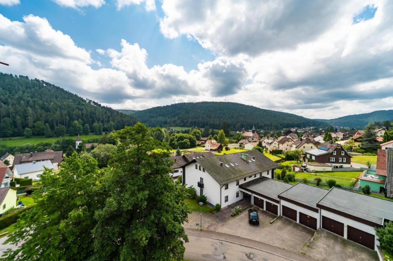 Schwarzwaldsuite Mit Panorama Waldblick เอนซ์เคลิสแทร์เลอ ภายนอก รูปภาพ